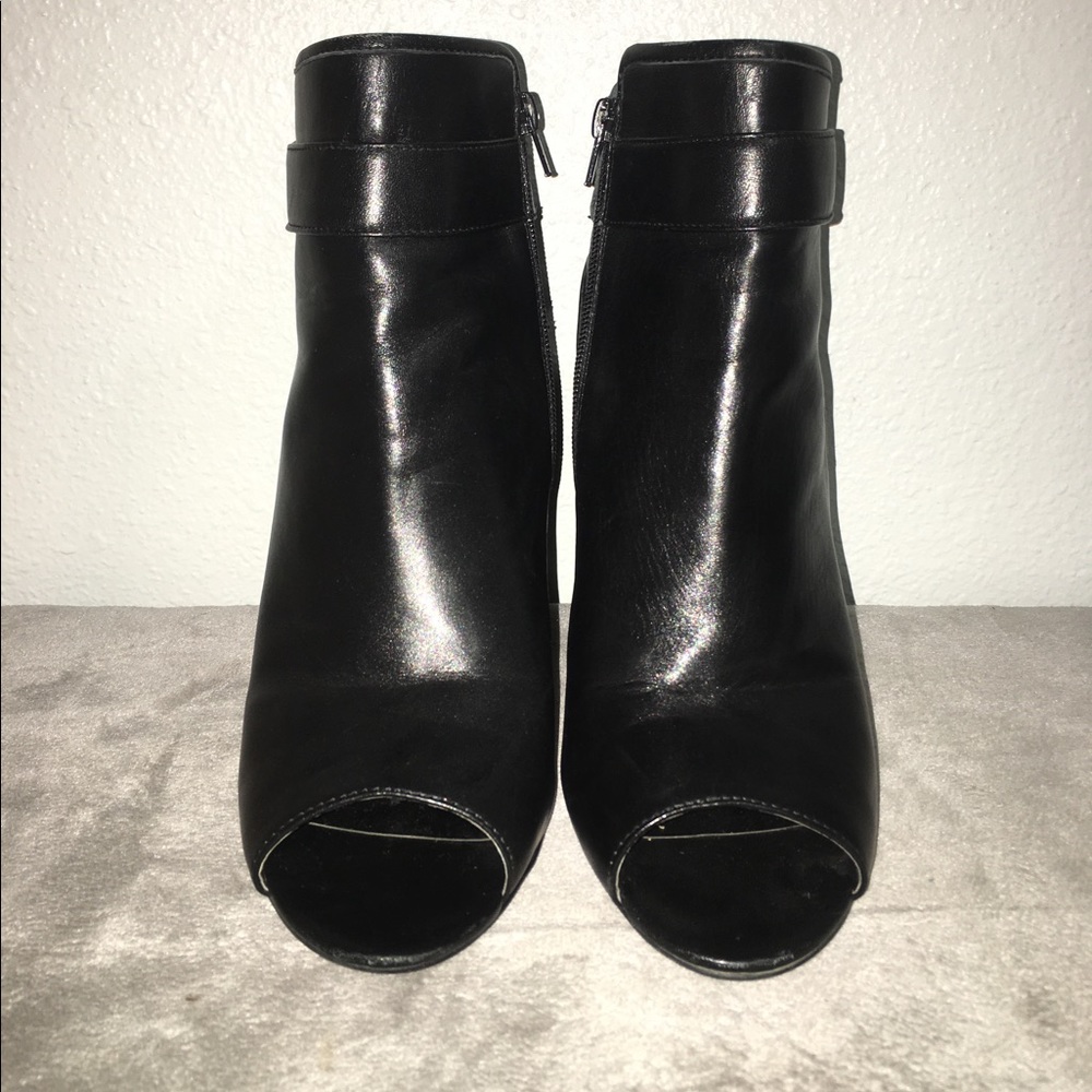Steve Madden Black Leather Zip Boots
