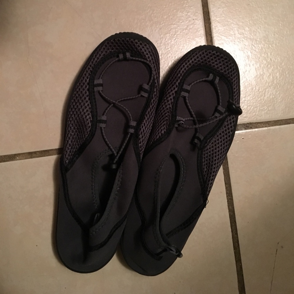 Swim shoes