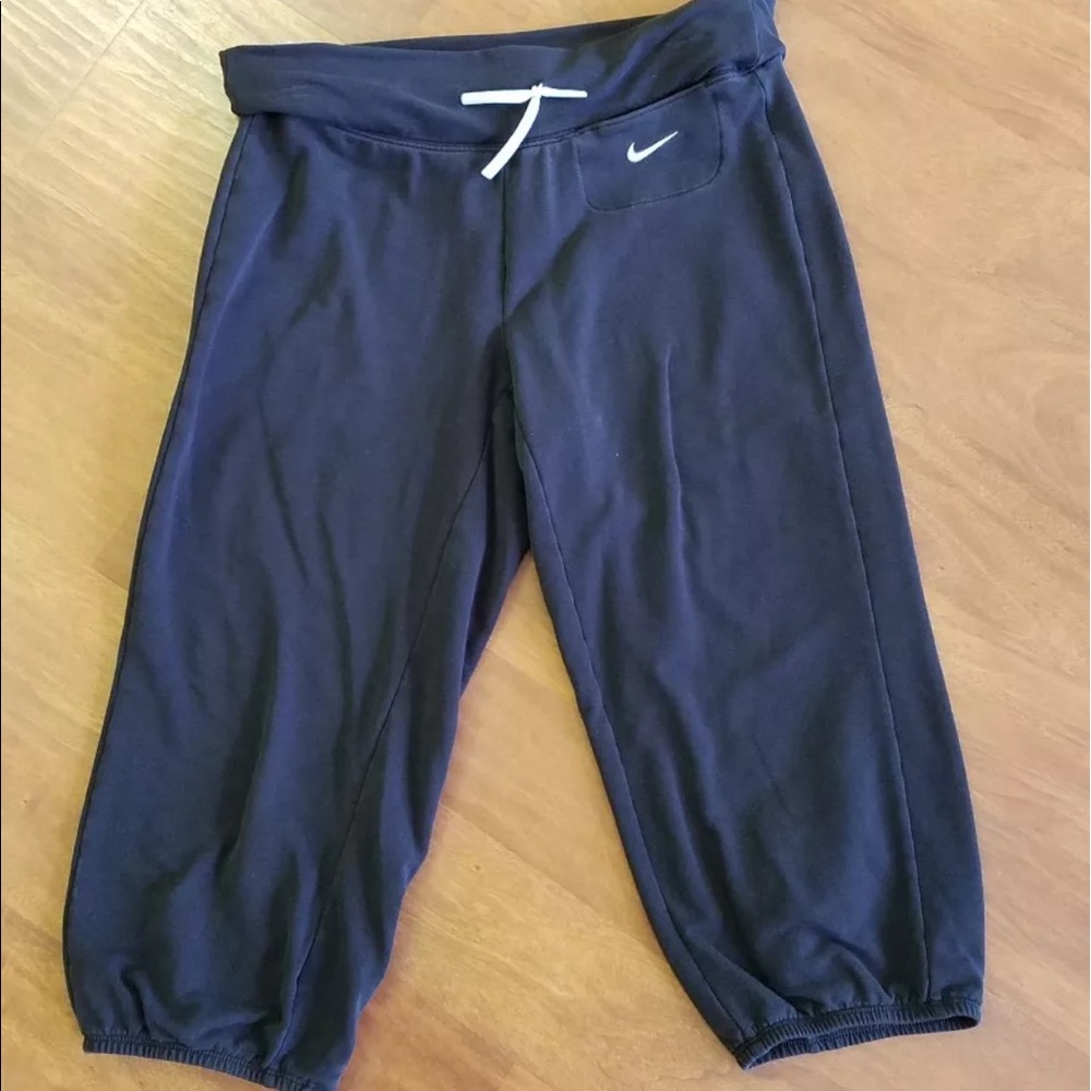 Nike Crop DriFit workout pants sweatpants S