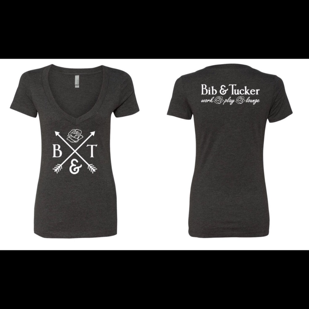B&T Signature Tee 🌹
