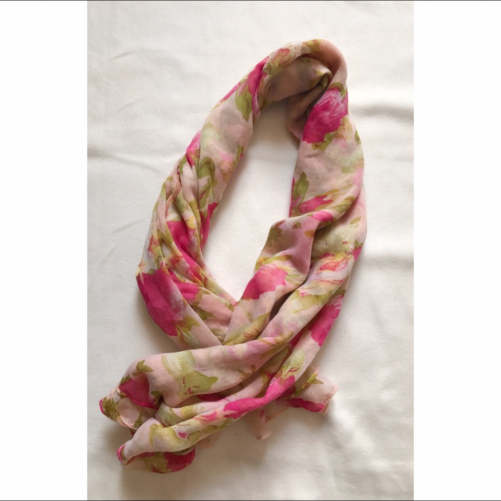 Rosy Scarf/Wrap 🌸🌹🌷