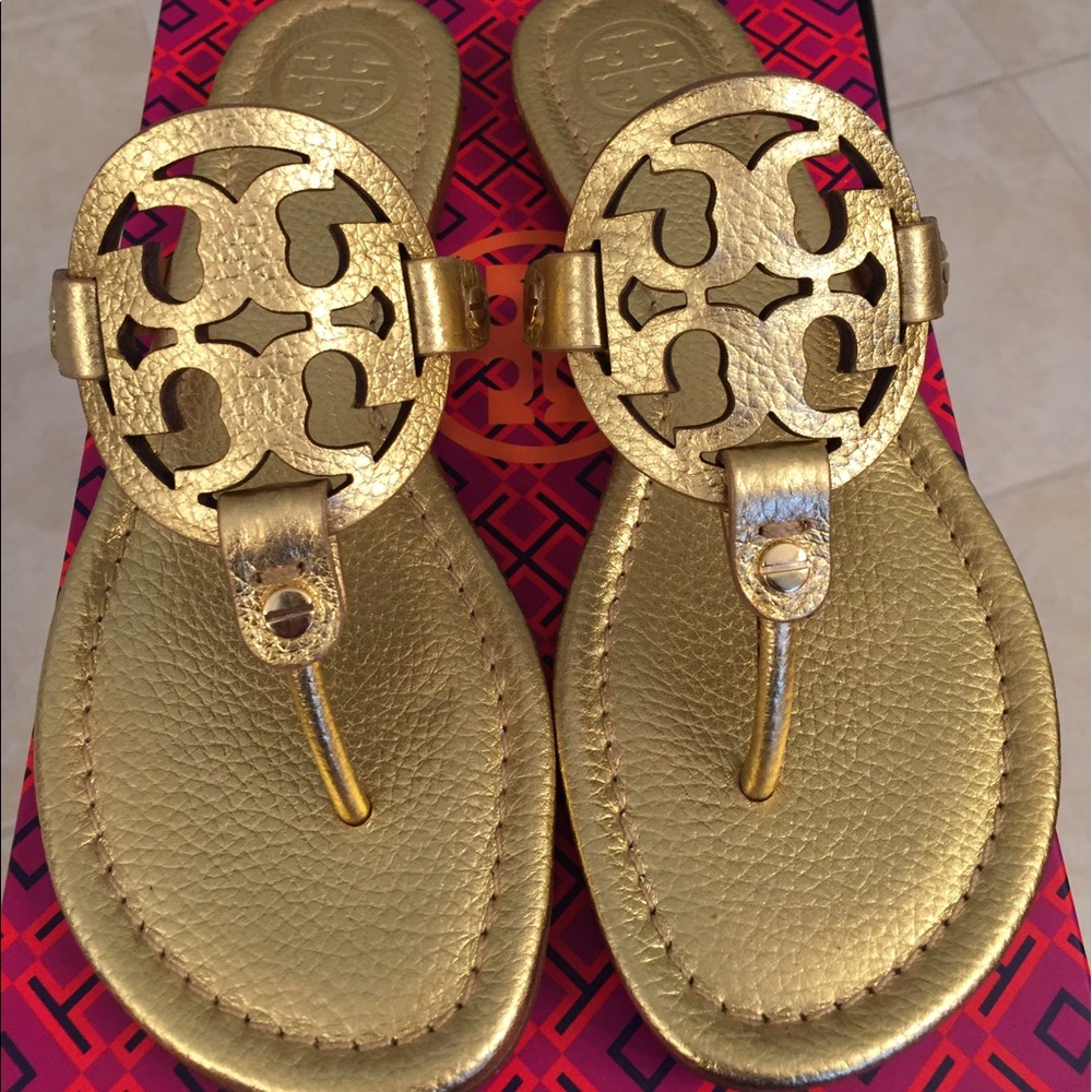 🆕Tory Burch MILLER sandals, Metallic Gold Leather - Picture 1 of 8