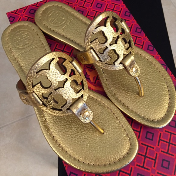 🆕Tory Burch MILLER sandals, Metallic Gold Leather - Picture 2 of 8