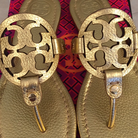 🆕Tory Burch MILLER sandals, Metallic Gold Leather - Picture 8 of 8