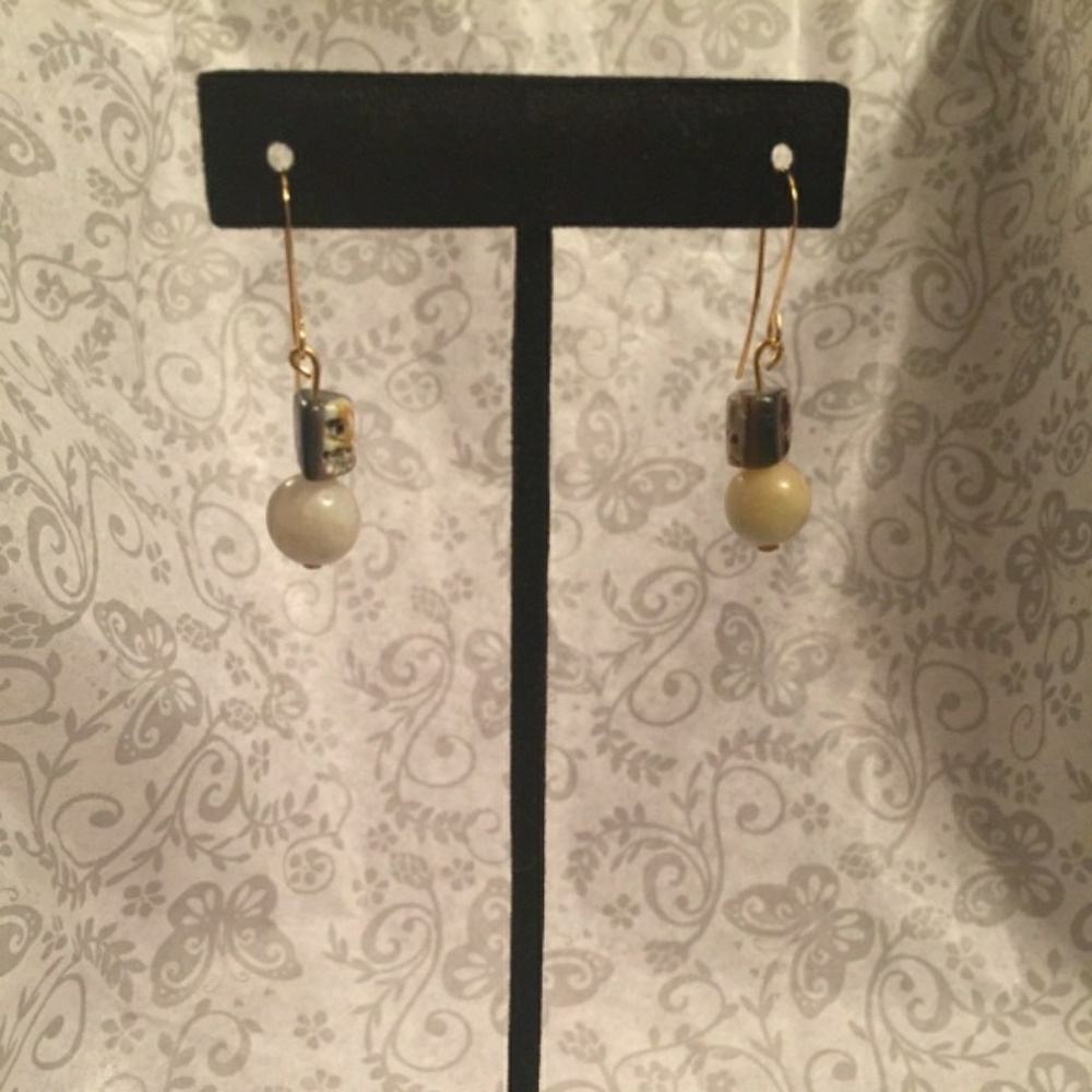 Brown bead earrings - NWOT - Picture 2 of 3