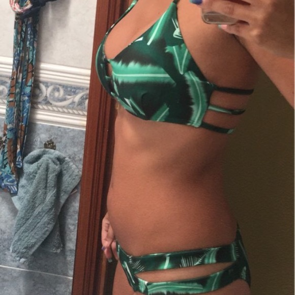 Vivid Leaf Print Cheeky Bikini - Picture 3 of 3