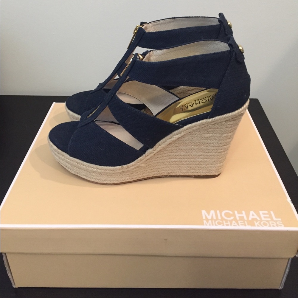 NWT Michael Kors navy Damita Wedge 6.5
