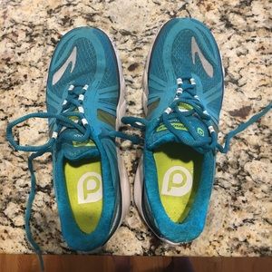 Nearly new Pure Cadence Brooks running shoes SZ 7