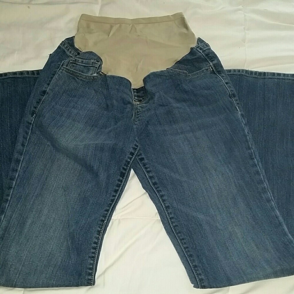Old navy boot cut size 2 maternity jeans