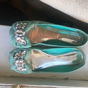 SIZE 8 MINT ALDO BOW FLATS