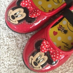 size 5 Minnie Mouse sparkle shoes 👠