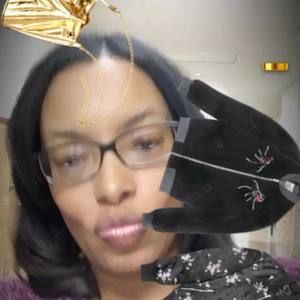 Meet your Posher, Denise