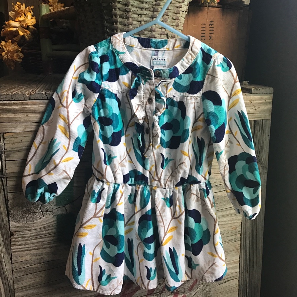 Adorable light corduroy dress made by Old Navy 💕