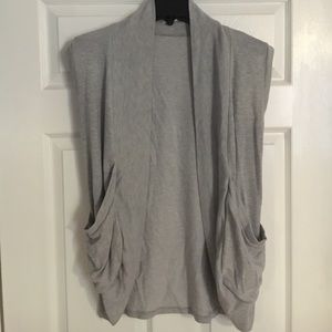 Sleeveless cardigan