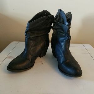 Black ankel cowgirl booties