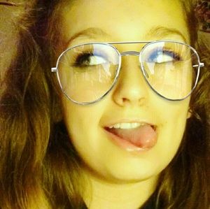 Meet your Posher, Jasmine