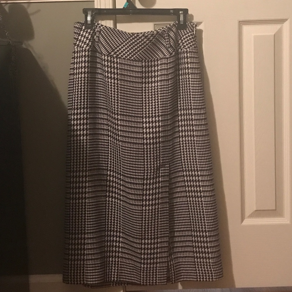 Houndstooth pencil skirt size 8