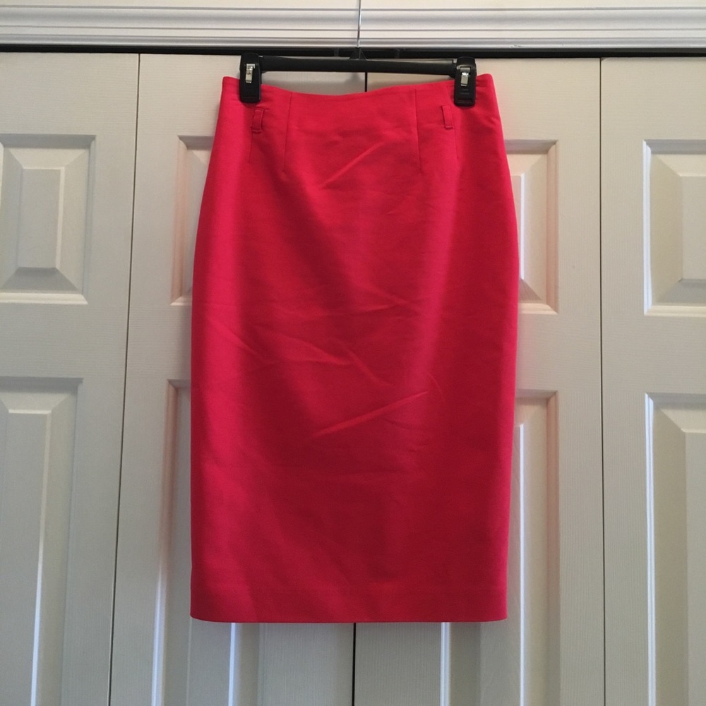 Amanda + Chelsea midi Skirt.
