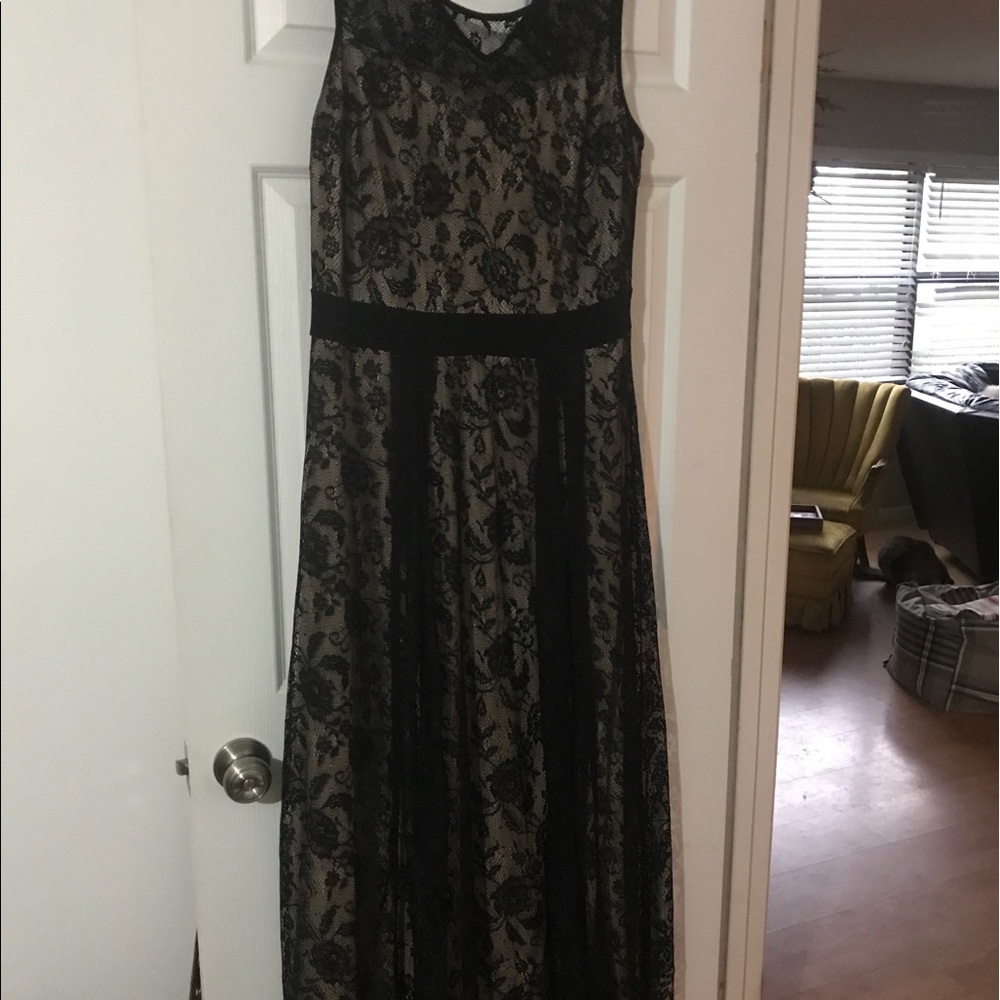 Black & Nude lace dress