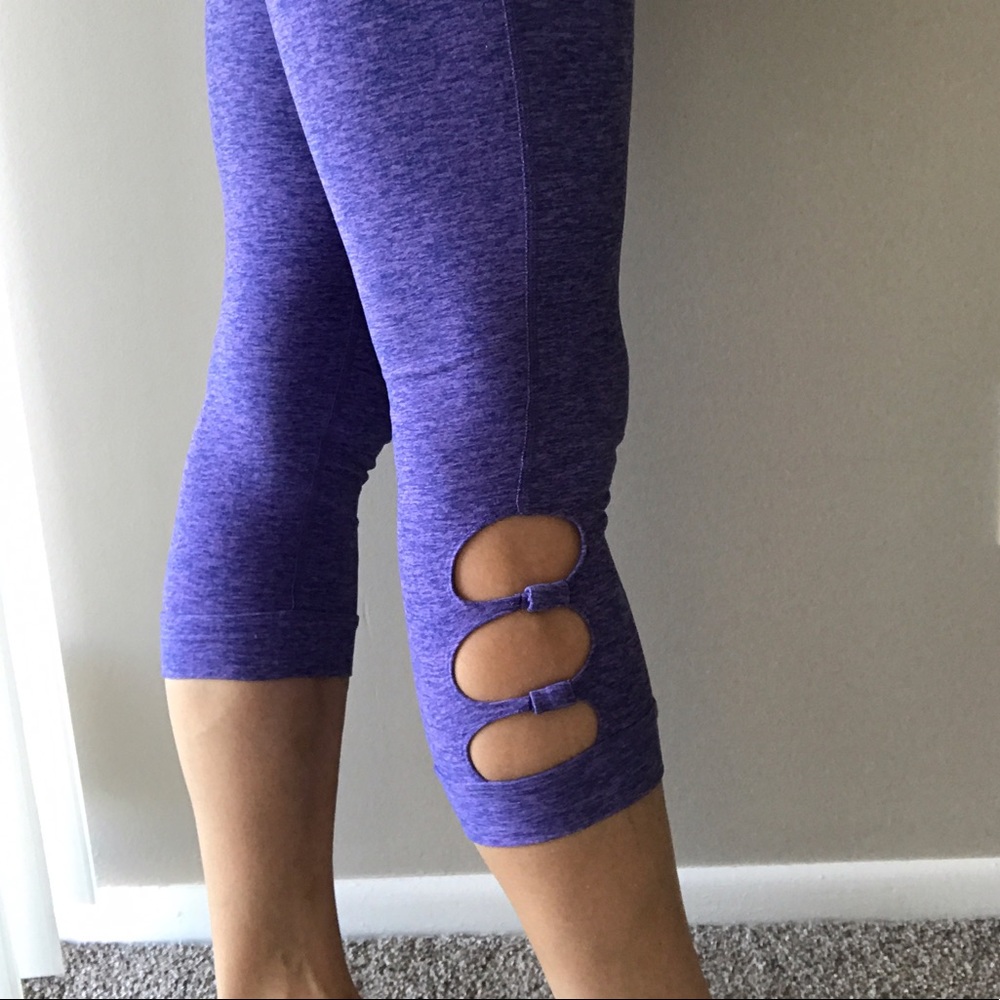 🚫SOLD LOCALLY🚫 Anthropologie Beyond Yoga Capri