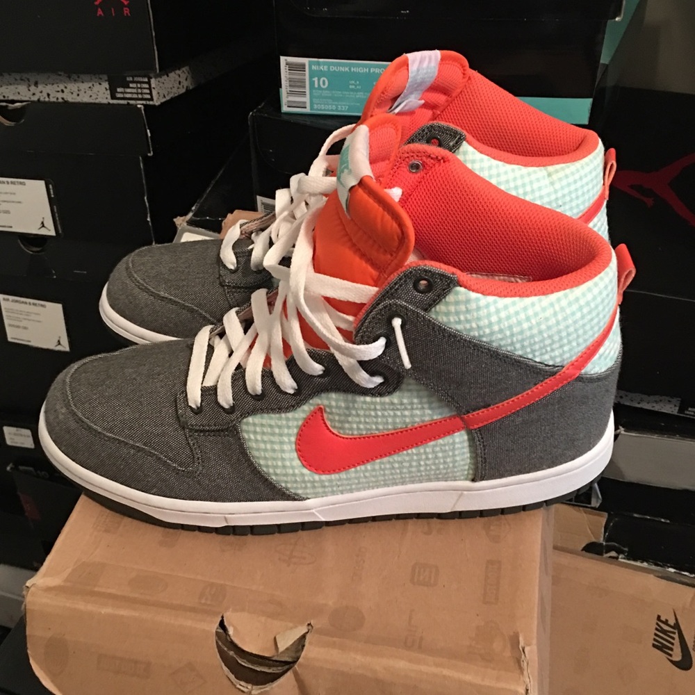 Nike high top Dunk "2010"