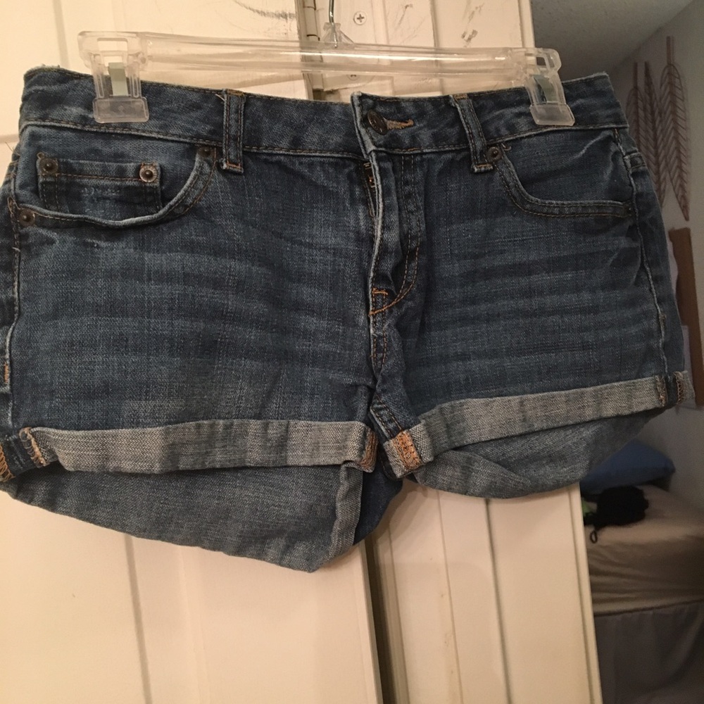 Aéropostale jean shorts.