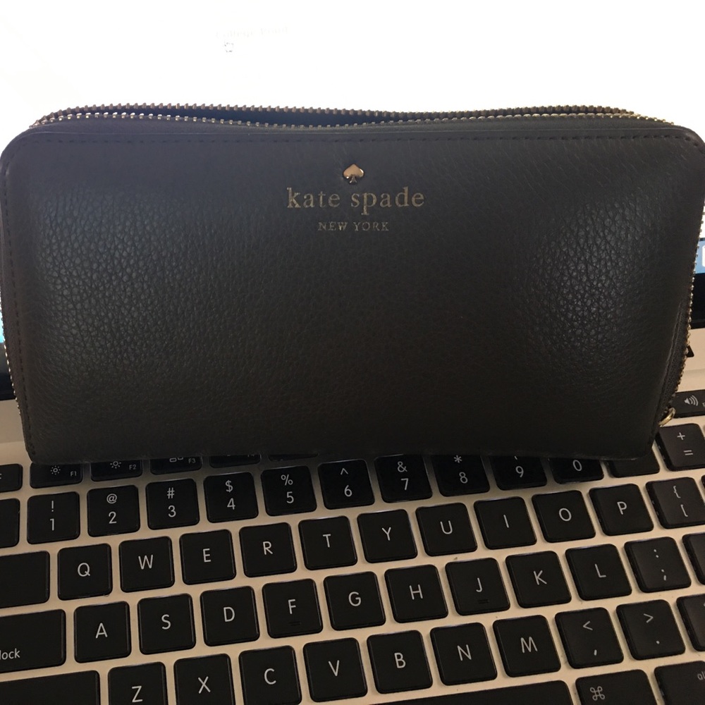 Kate spade Lacey wallet