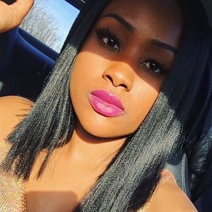 Meet your Posher, Chanel