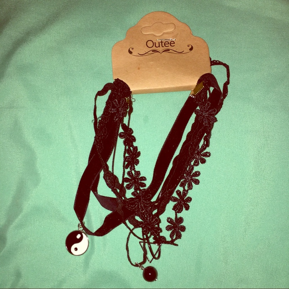 Black choker set