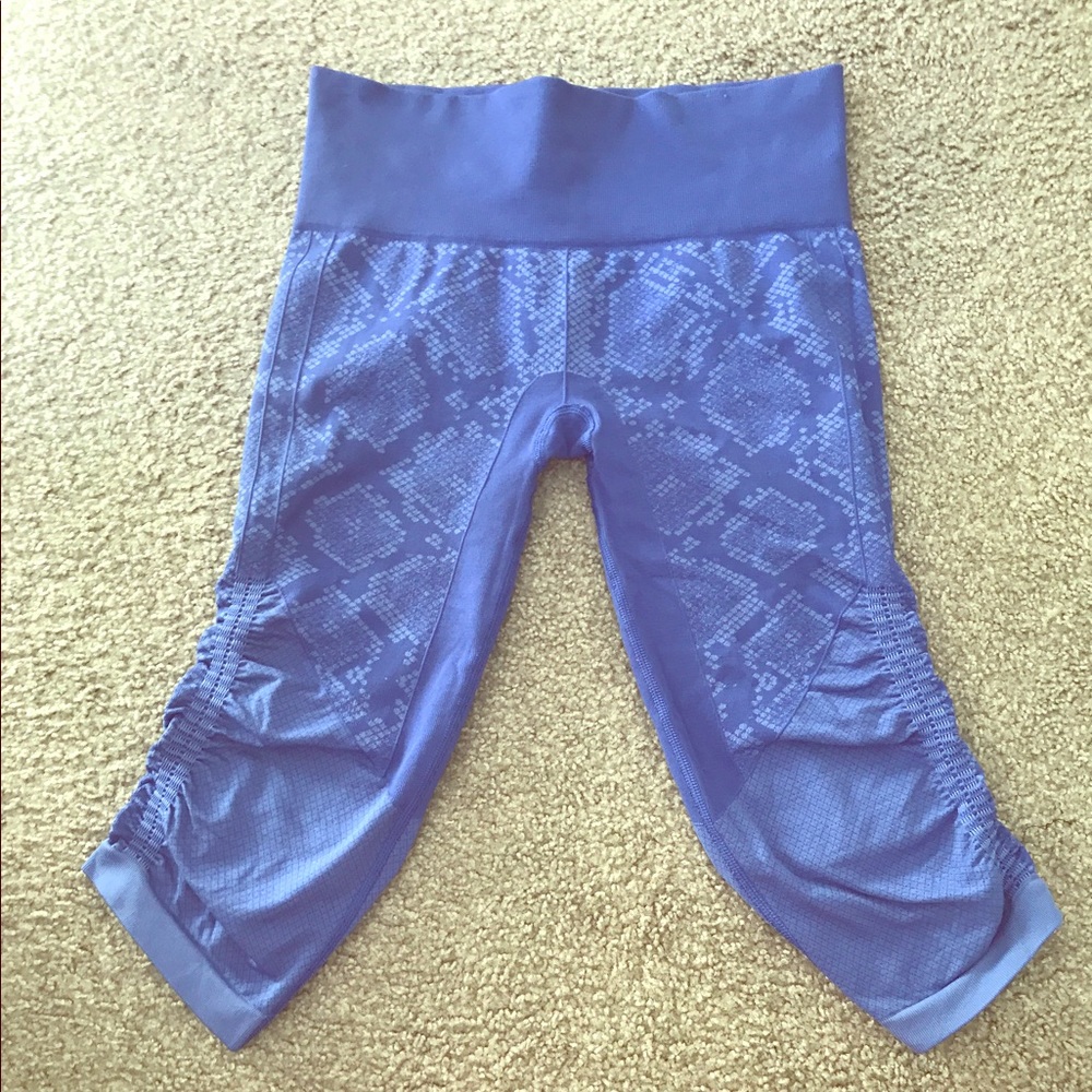 Lululemon "in the flow" cropped leggings