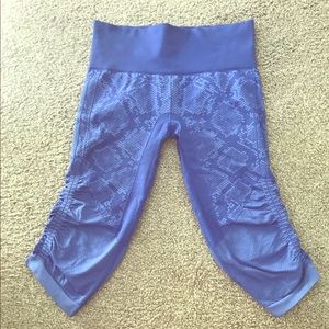 Lululemon "in the flow" cropped leggings