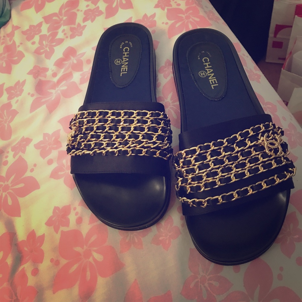 Chanel slides with chain