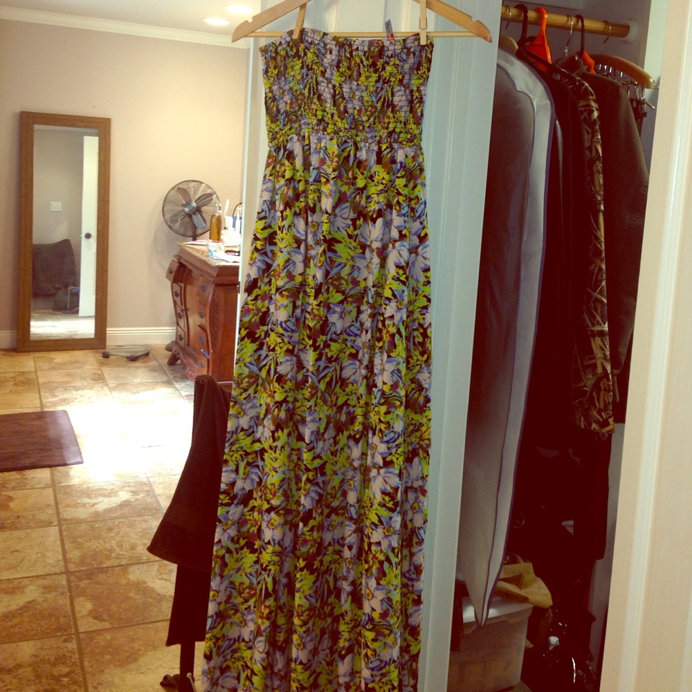 Strapless maxi