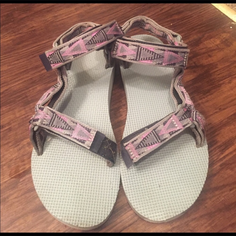 Vintage Tevas size 8