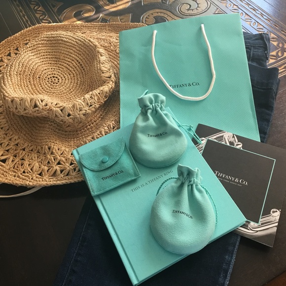 Tiffany and Co. - Picture 3 of 5