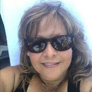 Meet your Posher, Estel