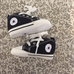 Like New! Converse crop shoe