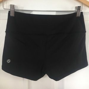 Lululemon Wonder Short, Luon, Size 6
