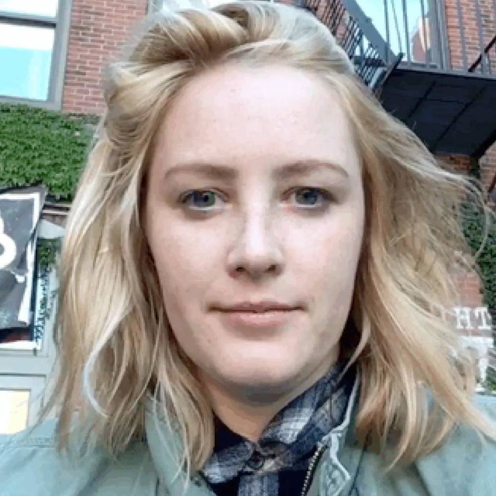 Meet your Posher, Courtney