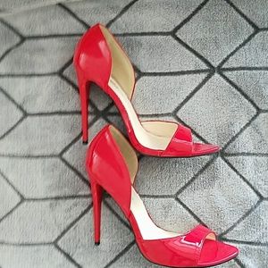 Hot red stilettos , piptoe