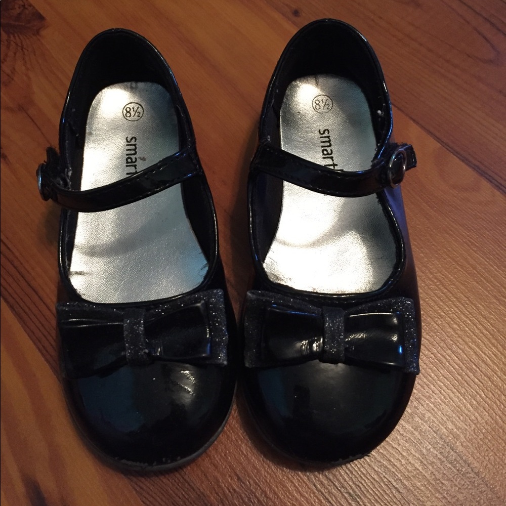 Black patent ballet flat