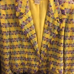 Beautiful yellow tweed blazer.