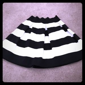 Xhilaration flowy skirt!