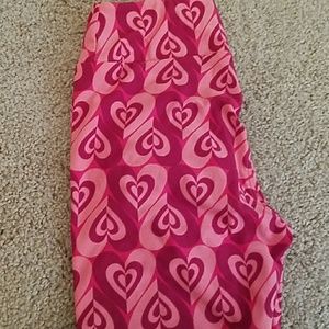 BNWOT valentine os Lularoe leggings