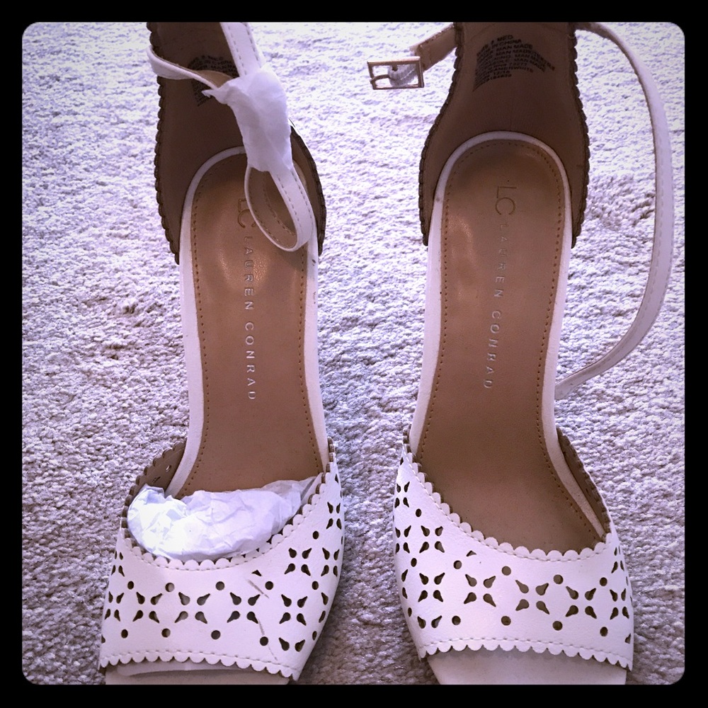 LC by Lauren Conrad- off white sandals!