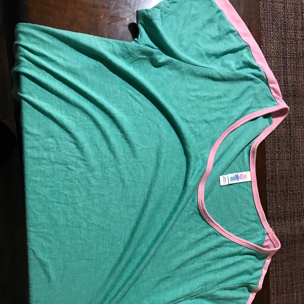 Large Lula Roe classic T