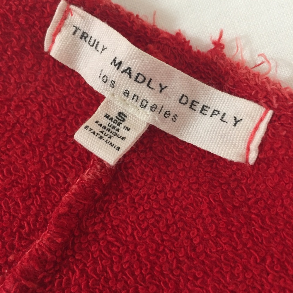 Red Ombré Low Arm Cutout Tank - Picture 4 of 6