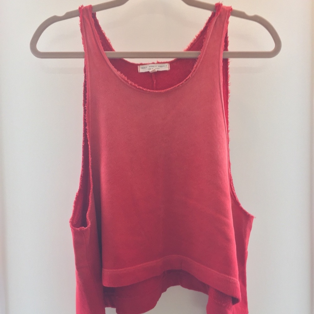 Red Ombré Low Arm Cutout Tank - Picture 5 of 6