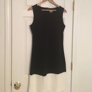 Perfect for work! black and white shift dress