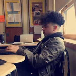 Meet your Posher, Max